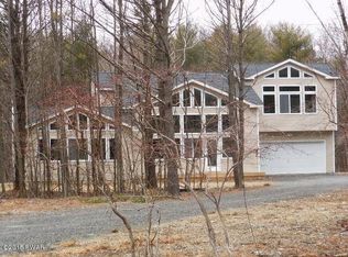 525 Raymondskill Rd, Milford, PA 18337