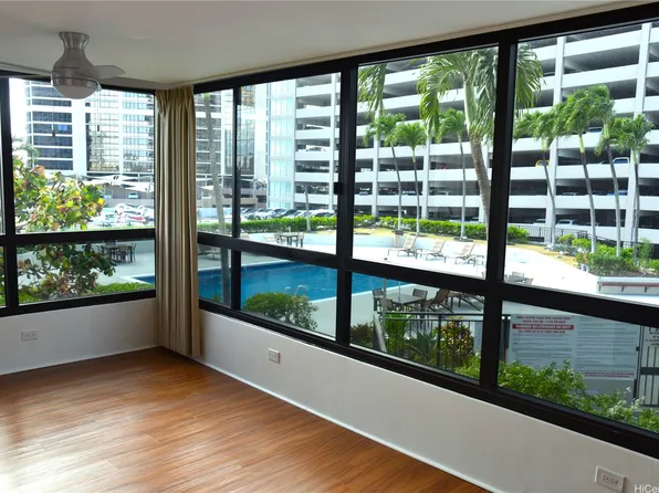 876 Curtis St APT 706, Honolulu, HI 96813