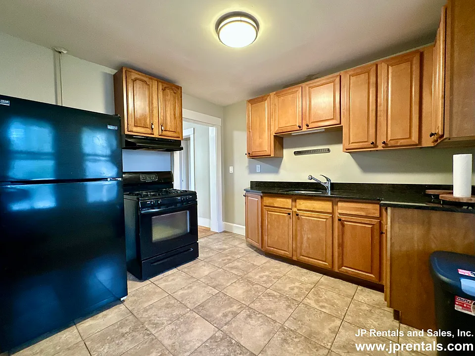 4094 Washington St #1L