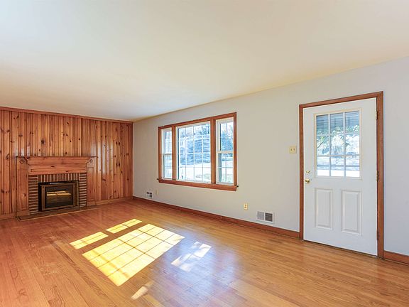2nd image of 5716 Forest Hill Ave