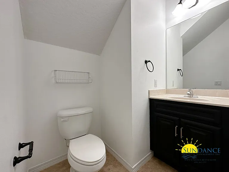1588 Venice Ave — Photo 9