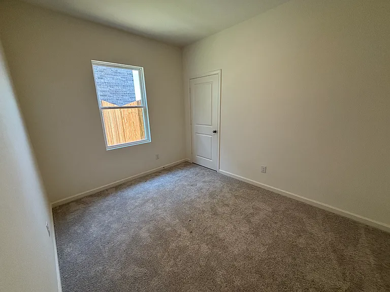 5512 Hastings Ln — Photo 11