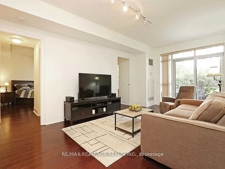 80 Harrison Garden Blvd #116 — Photo 4
