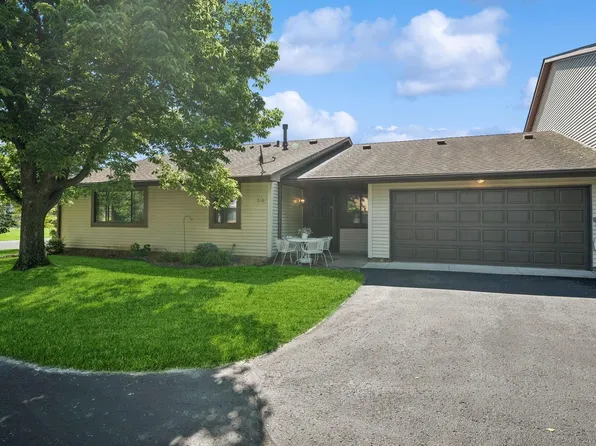 568 Donegal Cir, Shoreview, MN 55126