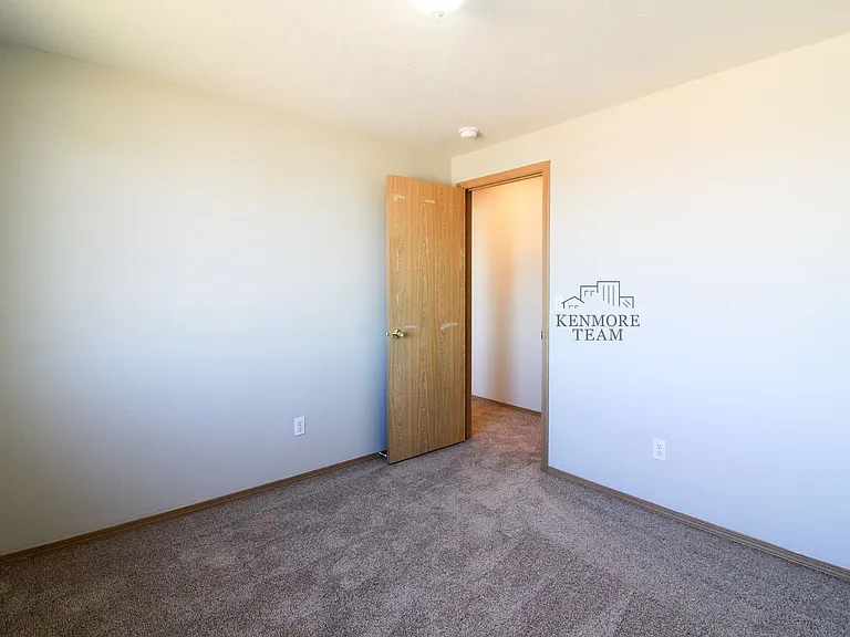 8703 Stutz Dr — Photo 7