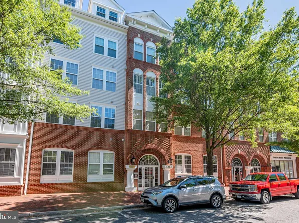 4951 Brenman Park Dr APT 410, Alexandria, VA 22304