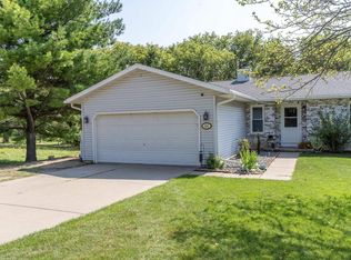 4562 Baxter Rd, Cottage Grove, WI 53527