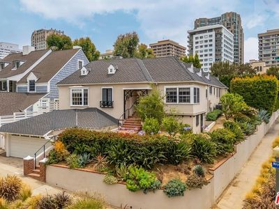 10798 Weyburn Ave, Los Angeles, CA, 90024