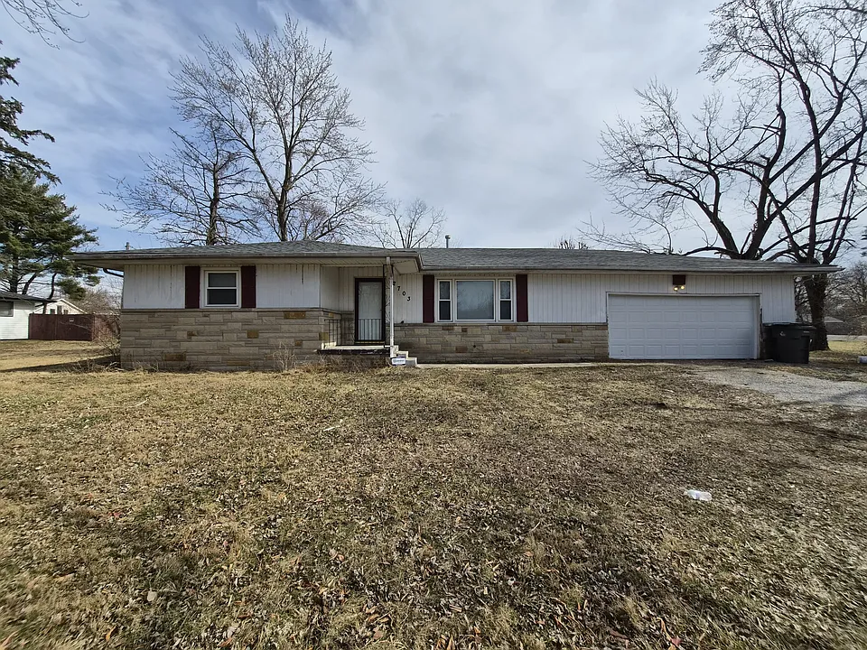 2703 Kristen Dr E