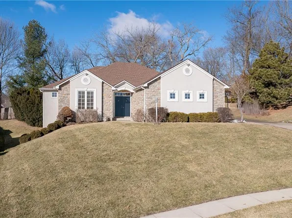 4109 Hidden Valley Dr, Saint Joseph, MO 64506