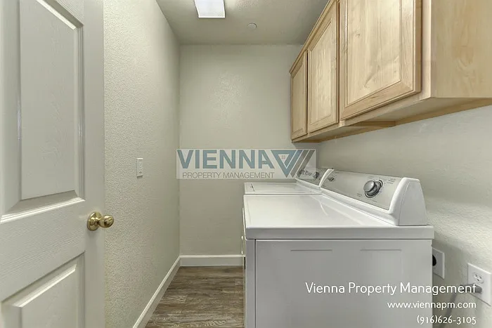 1003 Ferry Cir — Photo 28