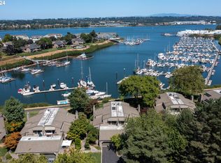 513 N Tomahawk Island Dr, Portland, OR