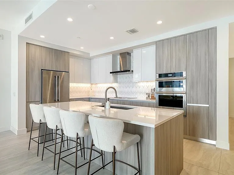 301 Quay Commons Dr #704 — Photo 18