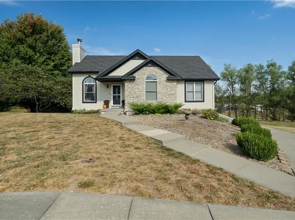 702 Pine Crest Ave, Kearney, MO 64060