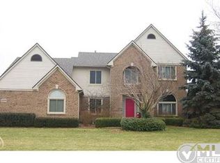 12925 Springbrooke Trl, South Lyon, MI 48178