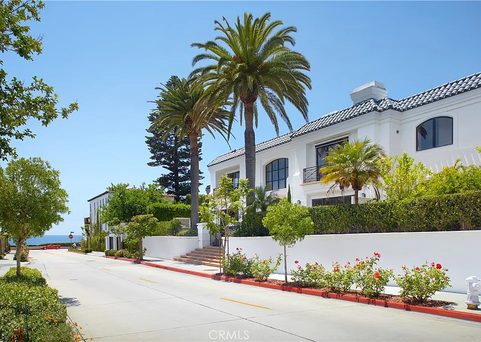 215 Poppy Ave