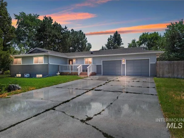 8757 W Westbrook Dr, Boise, ID 83704