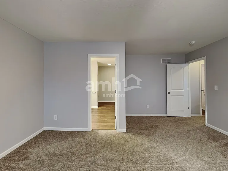 5499 Lehman Meadows Dr — Photo 12