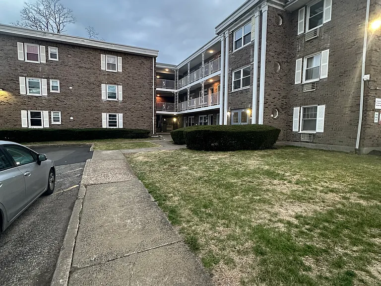 169-170 Birdseye St #C2 — Photo 14