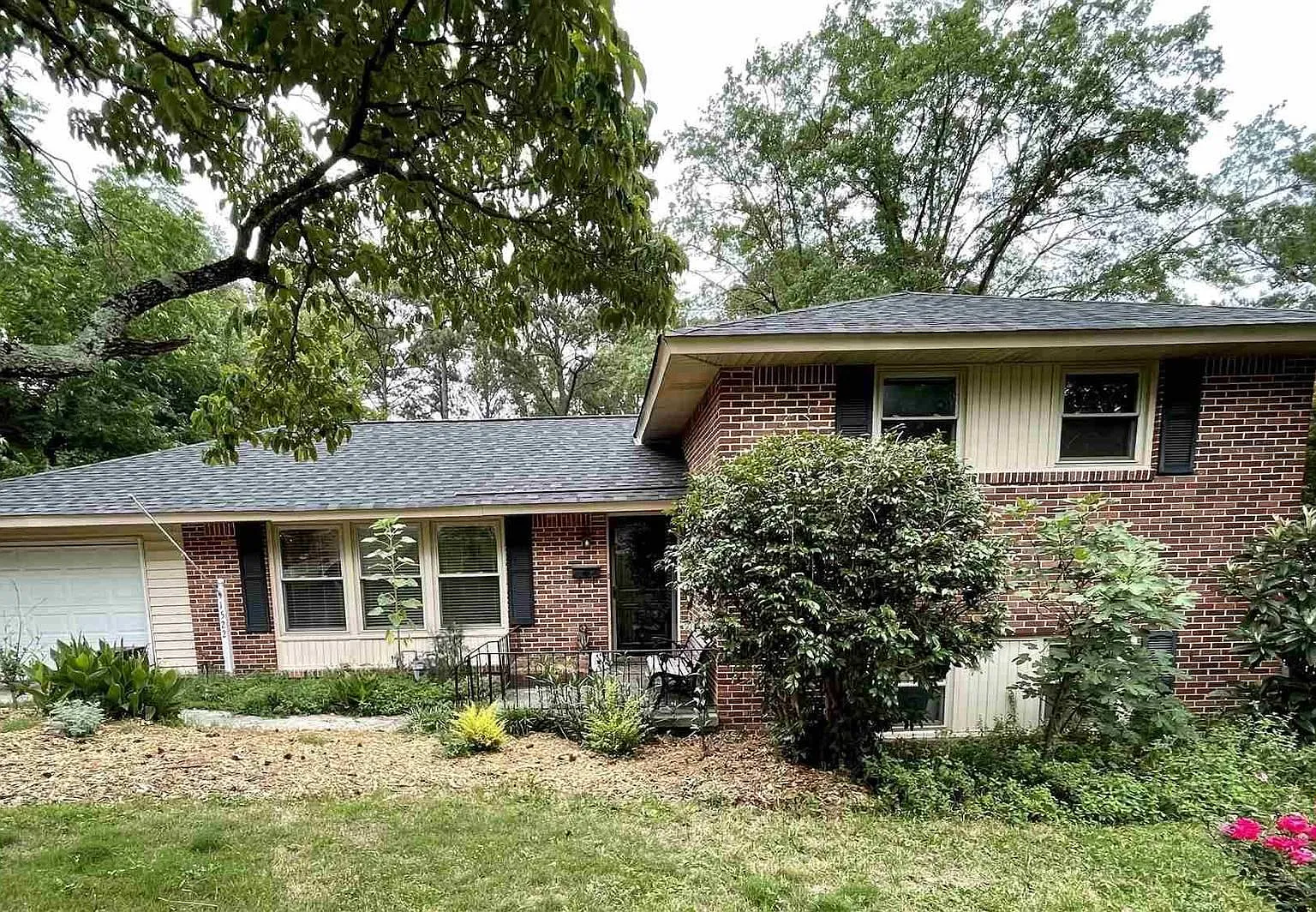 4 bed, 1900 sqft, $2,250 — Photo 1
