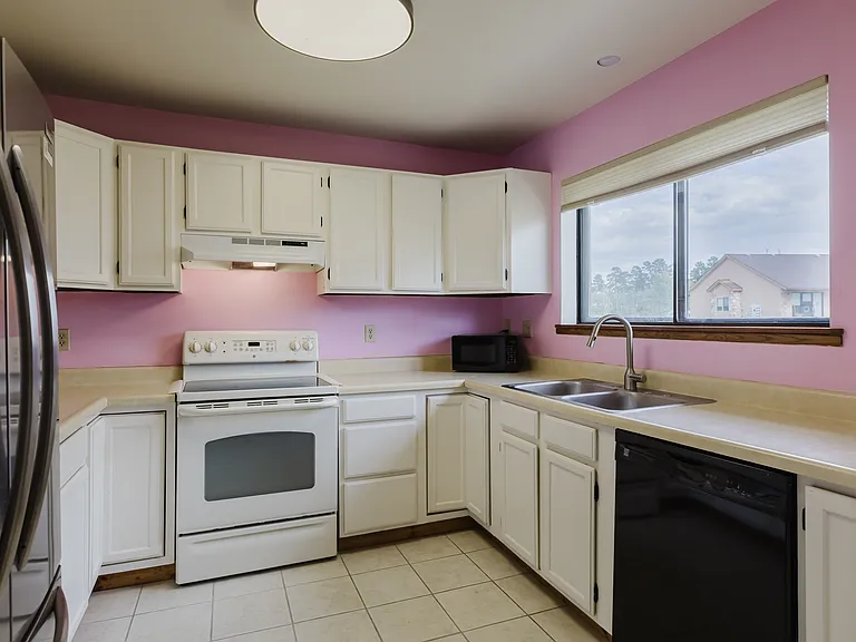 284 Talisman Dr #18 — Photo 10