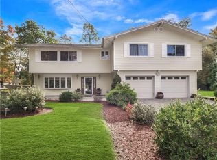 8 Skye Pl, Chestnut Ridge, NY 10977