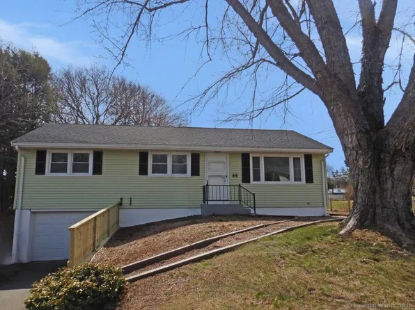 48 W VINE Street, Stonington, CT 06379
