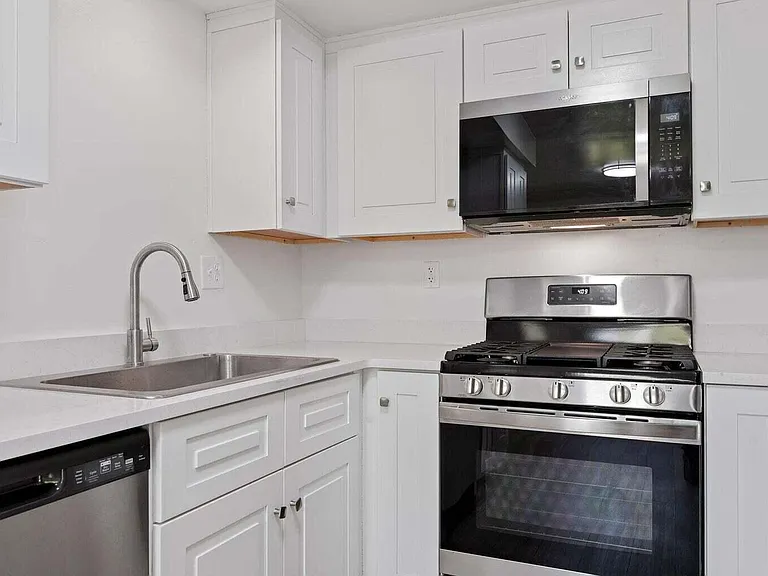 313 Northgate Dr #D — Photo 7