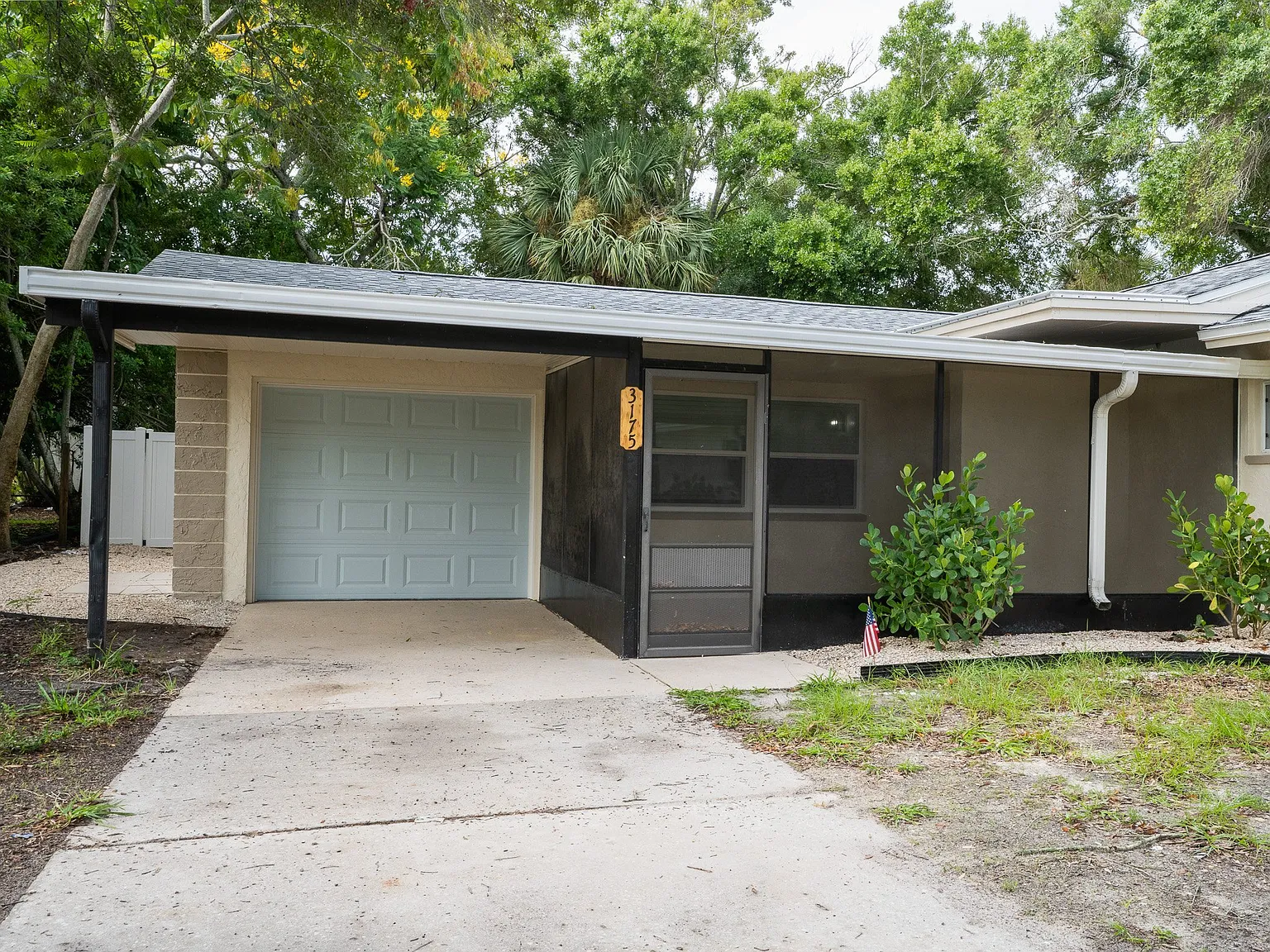 Clearwater Coastal Escape - Sleeps 6 — Photo 1