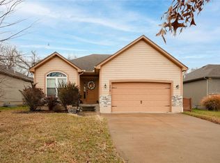 214 NE Kim Ct, Grain Valley, MO 64029