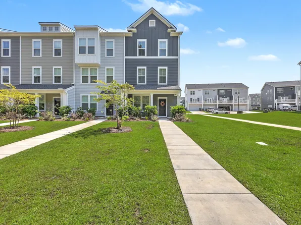 341 Herty Park Dr, Moncks Corner, SC 29461