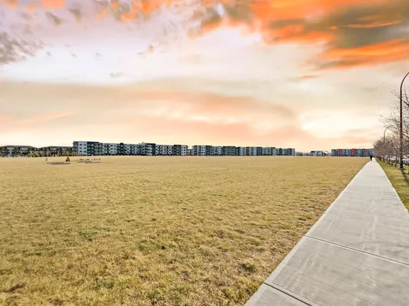 20 N Seton Park SE #225, Calgary, AB T3M 2V4