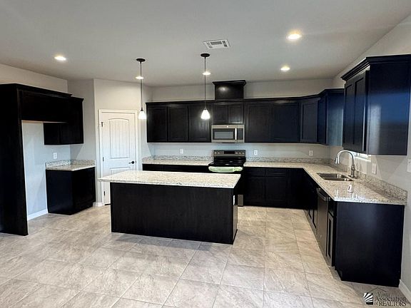 5th image of 2822 E Verona Dr