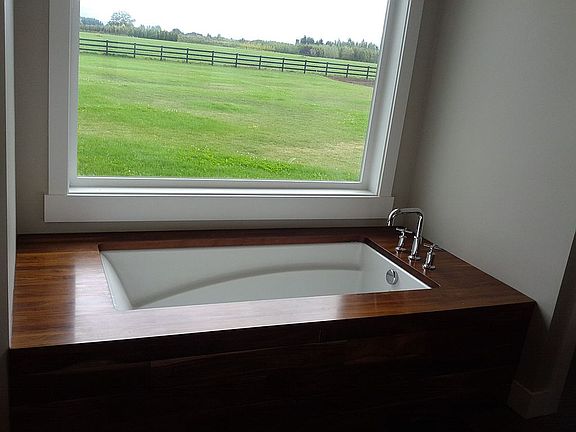 Black walnut Master bathtub 