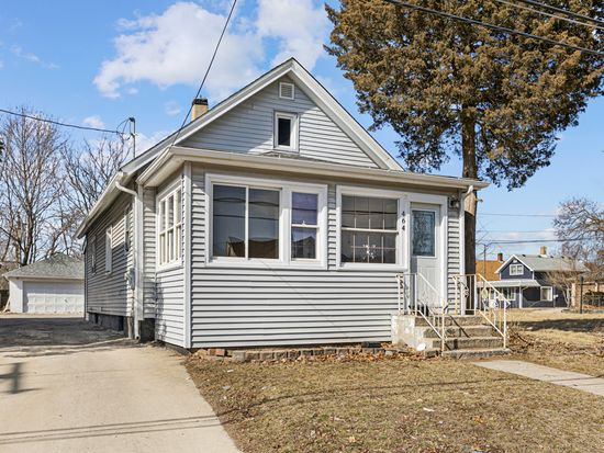 464 Prospect St, Elgin, IL 60120