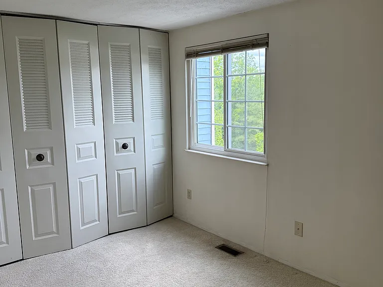 309 Redrome Cir W — Photo 9