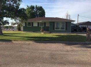 370 Henkens Dr, Chadron, NE 69337