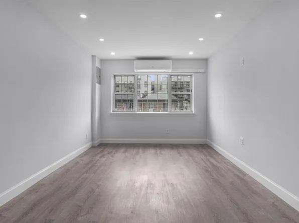 3604 Willett Avenue image 16 of 31