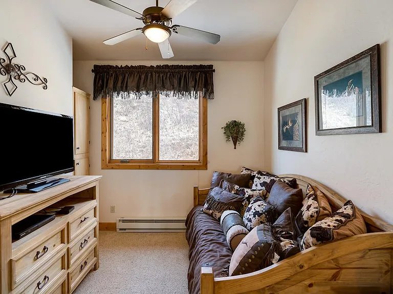580 Anglers Dr #302 — Photo 19