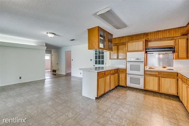 1st image of 712R Cindy Dr