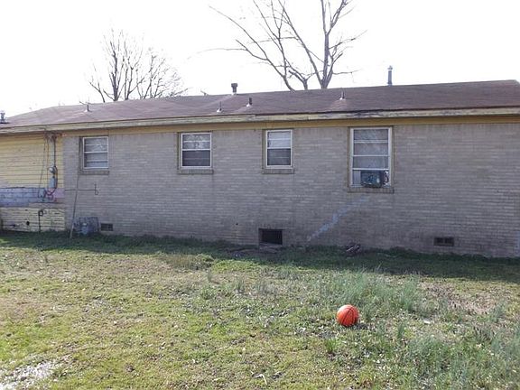 4th image of 402 W Huron St