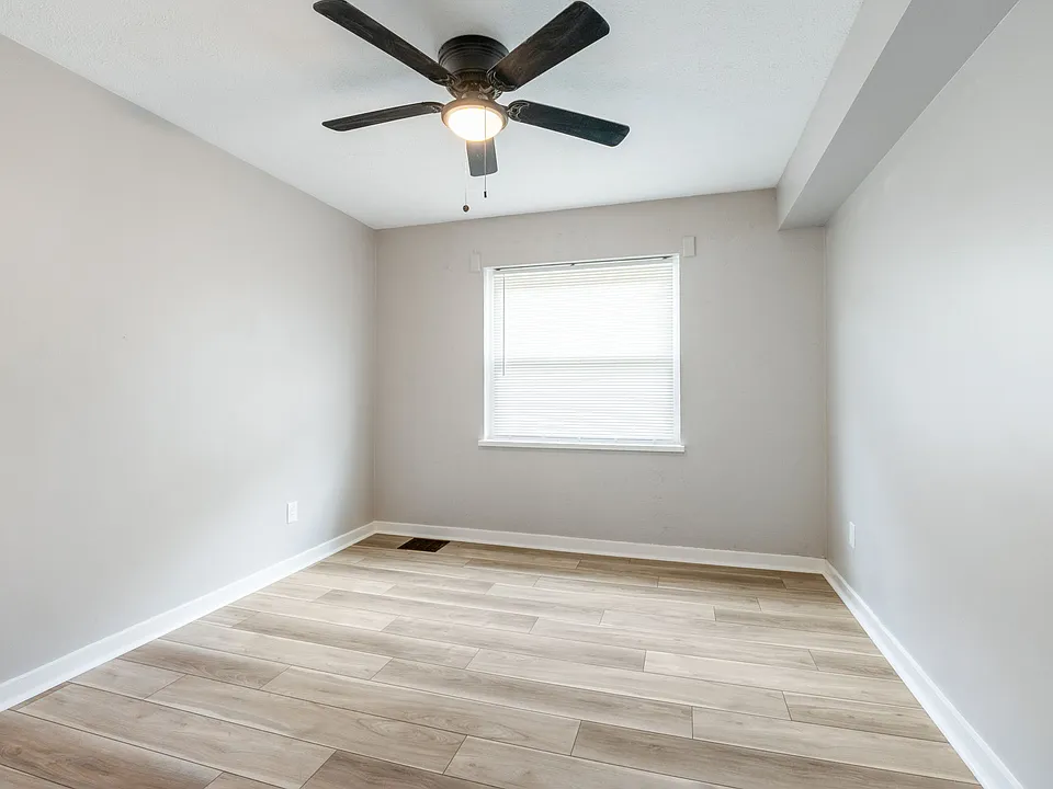 2255 W Broad St #208