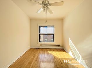 817 W Waveland Ave #N2, Chicago, IL 60613