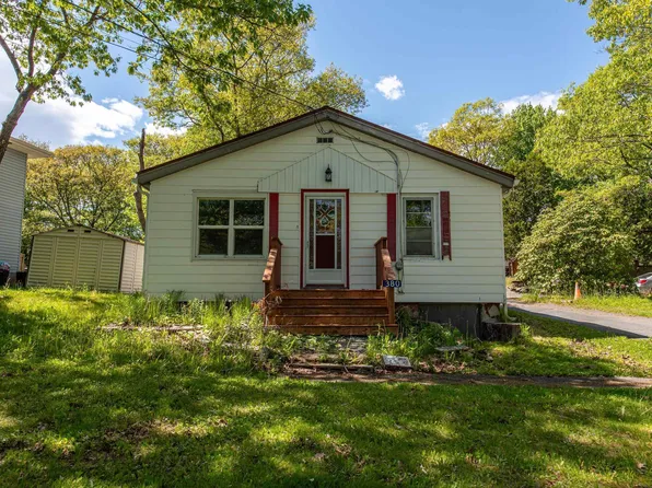 380 Rocky Lake Dr, Halifax, NS B4A 2T5