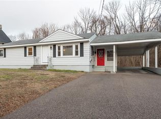 540 Mendon Rd, Woonsocket, RI 02895