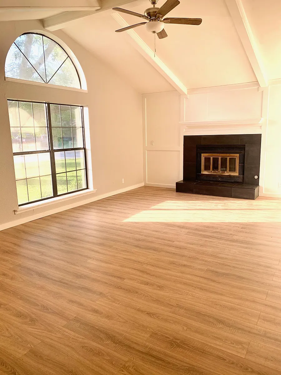 Living Room - 2924 W 113th St S