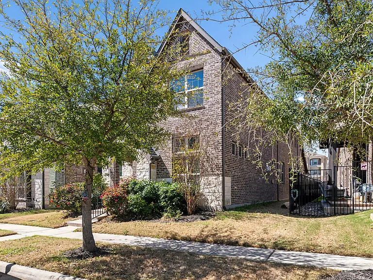 7108 Royal View Dr — Photo 34