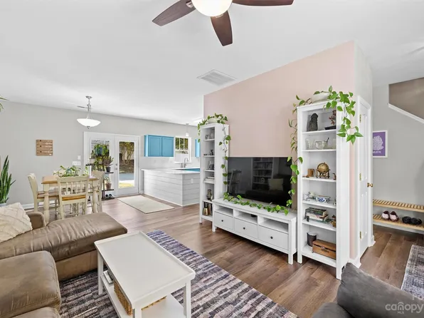 1810 Ethel Guest Ln, Charlotte, NC 28206