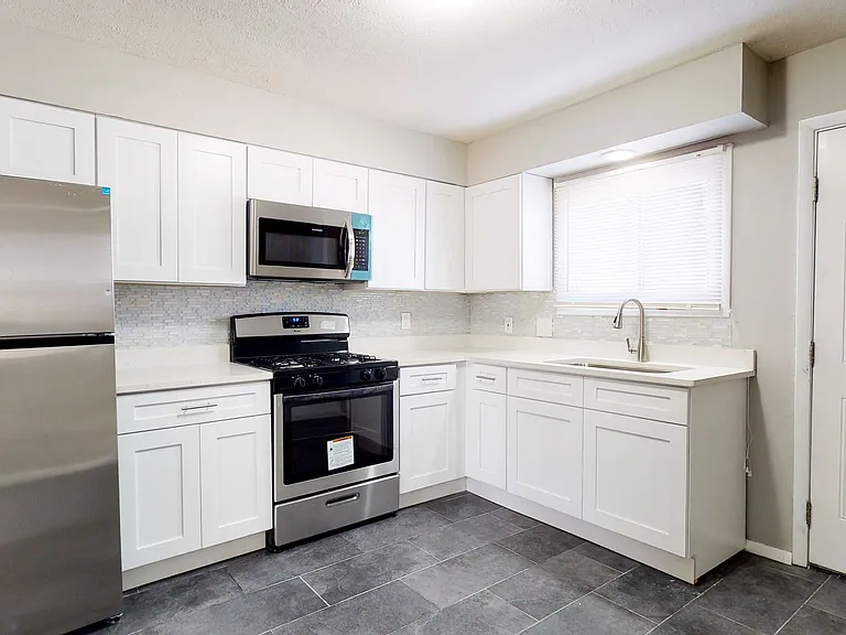 2203 Todd Dr — Photo 4