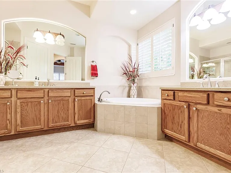 7684 Cottesmore Dr — Photo 32